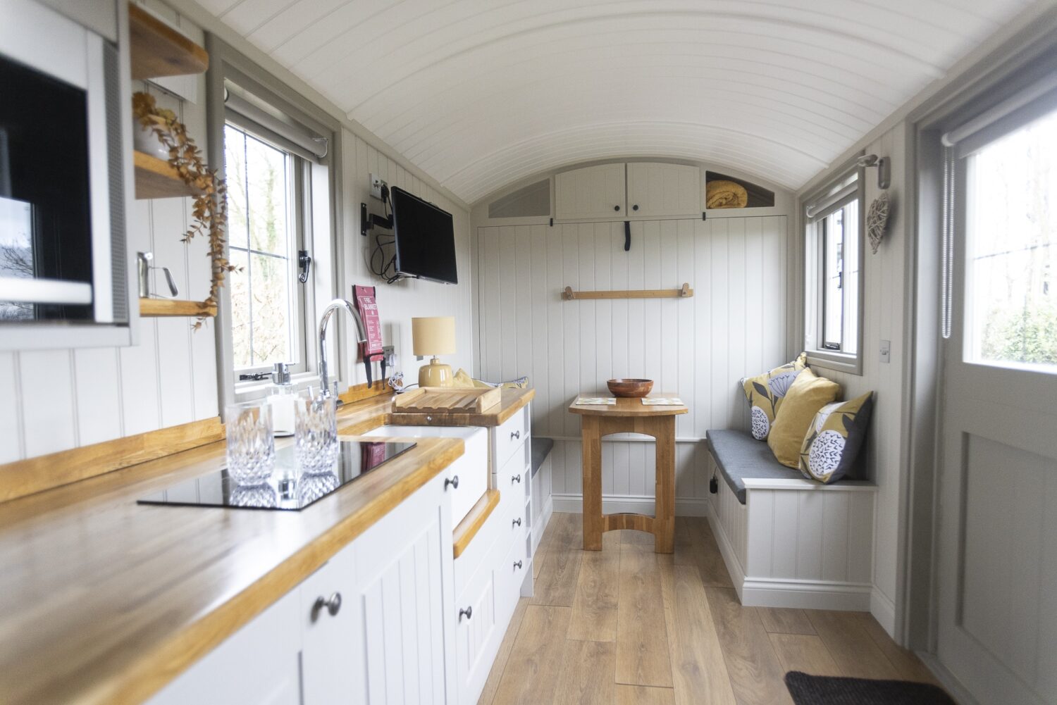 Old Oaks Touring and Glamping Park