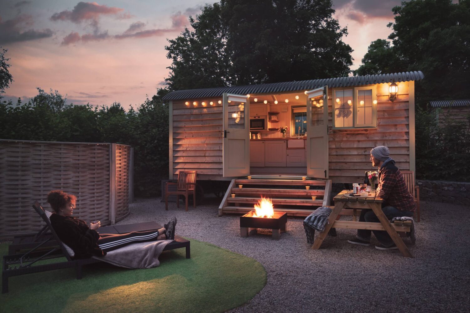 Old Oaks Touring and Glamping Park